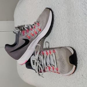 Nike Zoom Pegasus 33 Woman's shoes